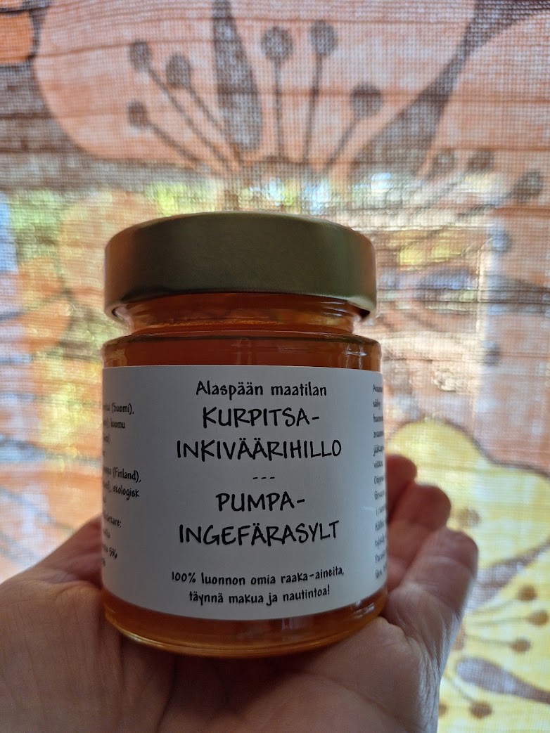 Kurpitsa-inkiväärihillo tilan omista luomukurpitsoista. Herkkuhillo esim juustojen kanssa nautittavaksi